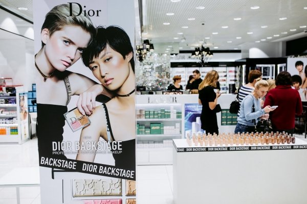  чому ми так чекали запуск makeup-лінії Dior Backstage в Україні