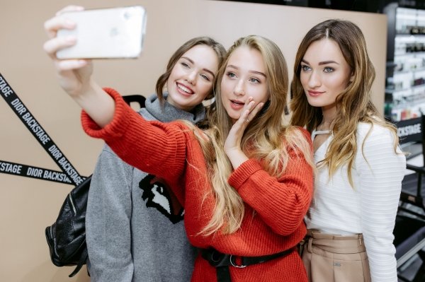 Чому ми так чекали запуск makeup-лінії Dior Backstage в Україні