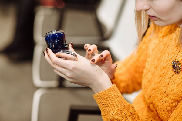 Must read: все, что вы должны знать о защите кожи от синего света