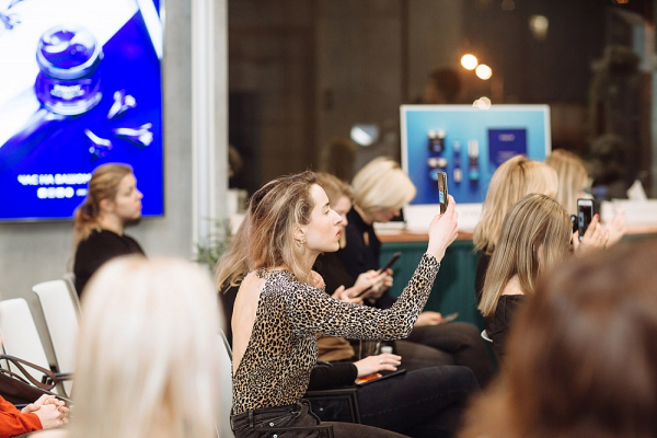 Must read: все, что вы должны знать о защите кожи от синего света