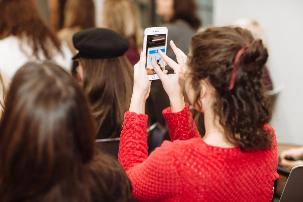 Must read: все, что вы должны знать о защите кожи от синего света