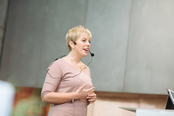 Must read: все, что вы должны знать о защите кожи от синего света