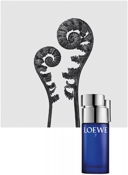 Це треба бачити: красиві оголені тіла, бурхливе море й дивовижні квіти в рекламній кампанії Loewe